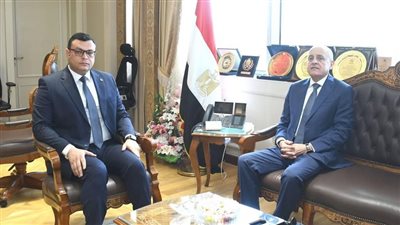 وزير الإسكان يتابع مشروعات «حياة كريمة» بمحافظة الأقصر