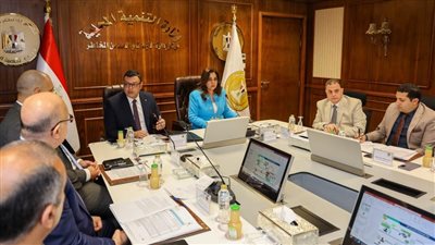 الحكومة تدرس إعداد قائمة موحدة لرسوم استخراج وتجديد تراخيص الحماية المدنية للمحال 