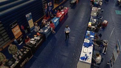 إنخفاض طلبات إعانات البطالة في أمريكا خلال الأسبوع الماضي