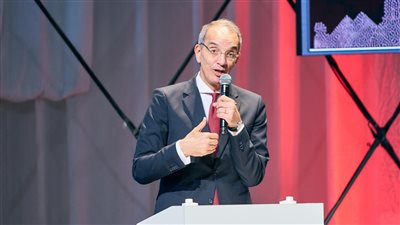 وزير الاتصالات: إتاحة 180 خدمة حكومية عبر منصة مصر الرقمية