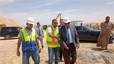 وزير الكهرباء يتابع تنفيذ برجى عبور قناة السويس ومسار الربط المصرى السعودي
