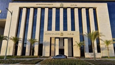 شركة السويس للأكياس توقع اتفاقية مع نقابة العاملين في صناعات البناء والأخشاب