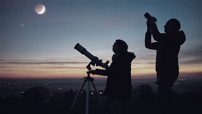 مركز الفلك الدولي يحدد موعد عيد الأضحى 2025