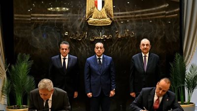 شراكة مصرية أمريكية لتصنيع وتصدير أدوية ومكملات غذائية للأسواق العالمية