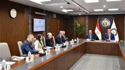 توقيع عقود مشروع إنتاج حامض الفوسفوريك بهضبة أبو طرطور .. الشهر الجاري