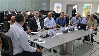 وزيرا البترول والكهرباء يتفقدان مركز التحكم بالشبكة القومية للغاز الطبيعي