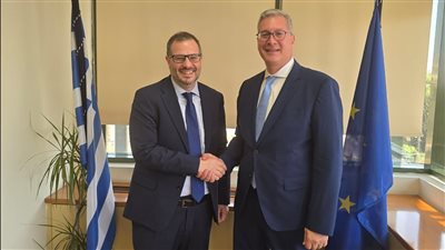 مصر واليونان تبحثان تعزيز التعاون بمجالات الطاقة والتقاط الكربون وتخزينه 
