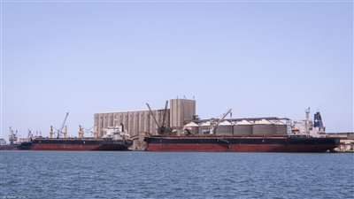 تداول 11 الف  طن بضائع و632 شاحنة بموانئ البحر الأحمر 