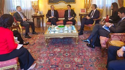 وزير الاتصالات يبحث مع شركات ومؤسسات إيطالية جذب استثمارات بمجالات التعهيد