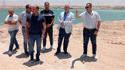 وزير الإسكان يتابع سير العمل بمشروعات تطوير البنية الأساسية بقرى مارينا السياحية