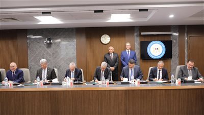 توقيع عقود مجمع إنتاج حامض الفسفوريك بالوادي الجديد باستثمارات 658 مليون دولار