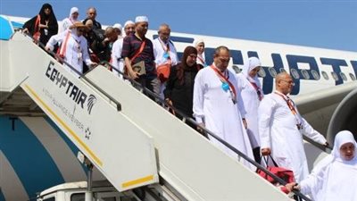 مطار القاهرة يستقبل آخر أفواج حجاج القرعة
