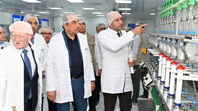 وزير قطاع الأعمال العام يتفقد تطوير مصانع «النصر للكيماويات الدوائية»