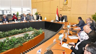 وزير الإسكان يتابع موقف توفيق الأوضاع بالأراضي المنضمة لأحوزة المدن الجديدة