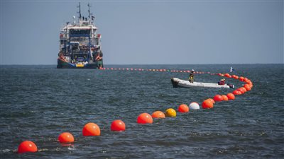 المصرية للاتصالات تنتهي من عمليات إنزال الكابل البحري SEA-ME-WE-6 في مصر