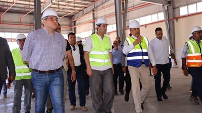 وزير قطاع الأعمال: مصانع جديدة لإنتاج أقمشة الجينز بطاقة 30 مليون متر سنوياً 