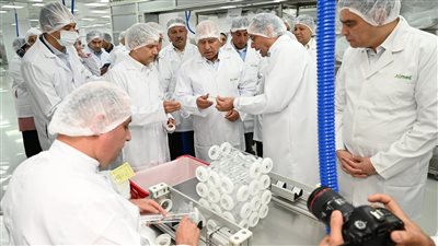 وزير الصناعة يفتتح خط إنتاج مرشحات الغسيل الكلوي بشركة «أولميد ميدل إيست»