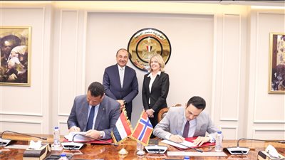 «مصر للألومنيوم» توقع عقد إنشاء محطة طاقة شمسية باستثمارات 650 مليون دولار