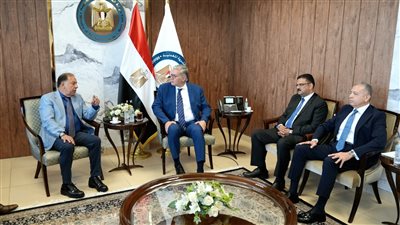 وزير البترول يبحث التوسع في صناعات الأسمدة الفوسفاتية وحمض الفوسفوريك