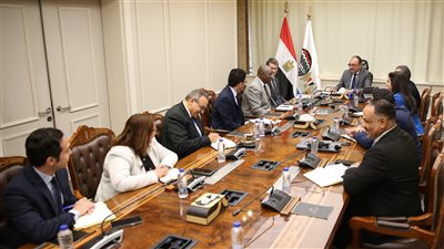 وزير قطاع الأعمال يبحث فرص تعزيز الشراكة مع مجموعة البنك الدولي