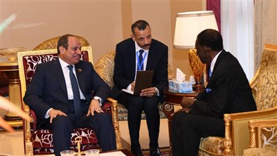الرئيس السيسي يلتقي رئيس غينيا الإستوائية على هامش قمة الاتحاد الأفريقي