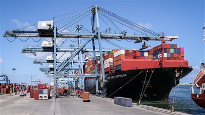 تداول 10 آلاف طن بضائع عامة ومتنوعة بموانئ البحر الأحمر