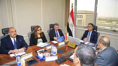 وزير التموين يؤكد أهمية تطوير منافذ «العامة لتجارة الجملة» لضمان استدامة الإمدادات