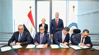 «إيجاس» توقع مع «إيني» و«بي بي» اتفاقية حفر بئر استكشافي بالبحر المتوسط 