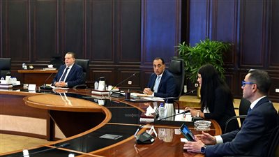 مصر تؤكد استمرار العمل بنظام سعر صرف مرن وتنفيذ برنامج الطروحات الحكومية