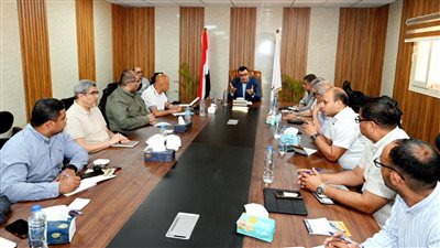 وزير الإسكان يتابع موقف تنفيذ المشروعات التنموية بالساحل الشمالى الغربي