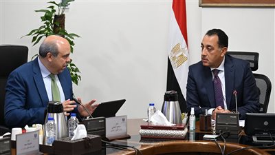 رئيس الوزراء يتابع الموقف التنفيذي لمشروع «مبنى 4» بمطار القاهرة الدولي