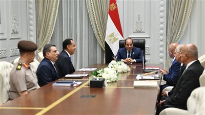 السيسى يبحث مستجدات تشغيل الموانئ والمونوريل والقطار السريع