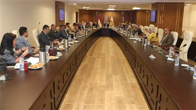 الحكومة تستعد لإصدار 87 قرارًا وزاريًا تنفيذيًا لقانون العمل الجديد