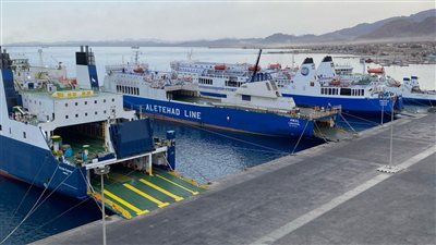 تداول 13 ألف طن و581 شاحنة بضائع بموانئ البحر الأحمر