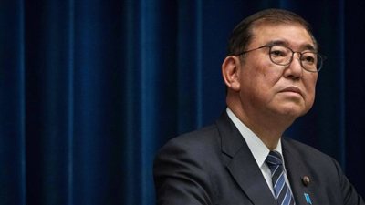 رئيس وزراء اليابان يقرر التنحي عن منصبه