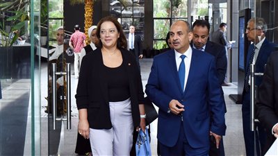 مصر وتونس تبحثان سبل تعزيز التعاون الاستثماري المشترك