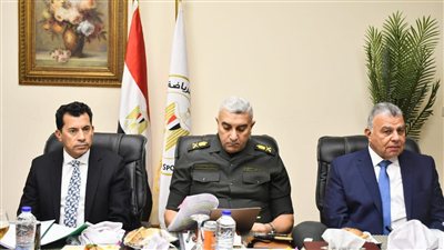 وزير الشباب يبحث خطط إستضافة الفعاليات الدولية بإستاد القاهرة