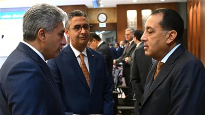 الحكومة تقرر إلغاء رسوم تغيير نشاط الأراضي والمباني إلى فندقي