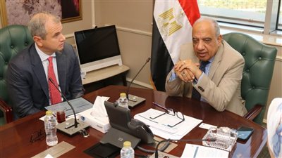 وزير الكهرباء يبحث زيادة استثمارات «الكازار» الإماراتية بمجالات الطاقة المتجددة