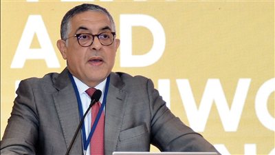 هيئة الإستثمار تدعو الشركات الألمانية لتوطين صناعة ماكينات النسيج في مصر