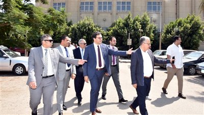 وزير الثقافة يتفقد مواقع الأعمال الإنشائية بساحة دار الأوبرا المصرية