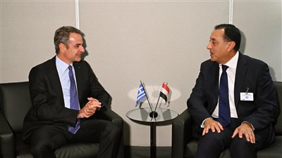 رئيس الوزراء يبحث مع نظيره اليوناني سبل زيادة التعاون الاقتصادي المشترك