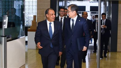 وزير الخارجية يبحث مع نظيره الكوري سبل تعزيز العلاقات بين البلدين