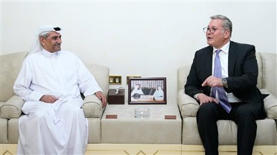 حاكم الفجيرة يبحث مع وزير البترول تعزيز التعاون بمجالات الطاقة