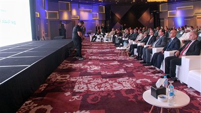 رئيس الجمارك: تعزيز التعاون مع مجتمع الأعمال لدفع حركة التجارة والاستثمار