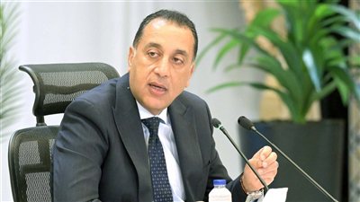 «آليكس أبا ريلز» تؤسس منطقة حرة خاصة للملابس الجاهزة ببني سويف