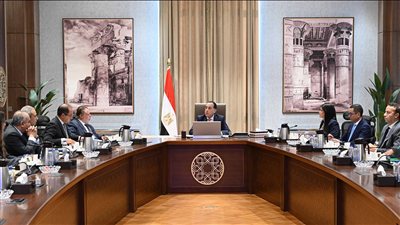 رئيس الوزراء يتابع جهود لجنة إدارة الدين العام الخارجي وتنظيم الاقتراض