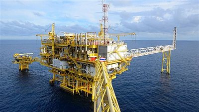 أسعار النفط تواصل الارتفاع بعد زيادة إنتاج «أوبك+»