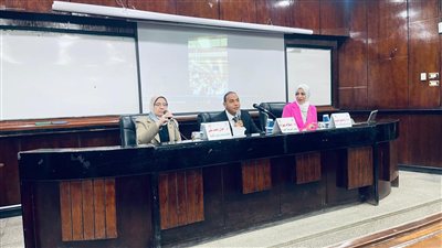 البورصة المصرية تعقد ندوة تثقيفية بكلية الاقتصاد والعلوم السياسية