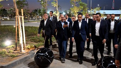 رئيس الوزراء يتفقد سير العمل بمشروع حدائق «تلال الفسطاط»